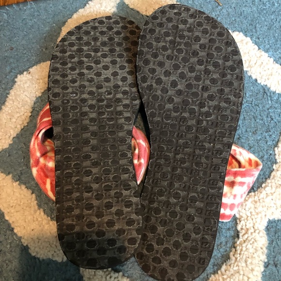 Pair of Sanuk sandals. Size 9. - Picture 3 of 3